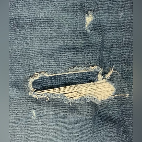 Old Navy Men’s Denim Slim Built-In Flex Ripped Jeans - Size: 34x34 - Picture 8 of 9